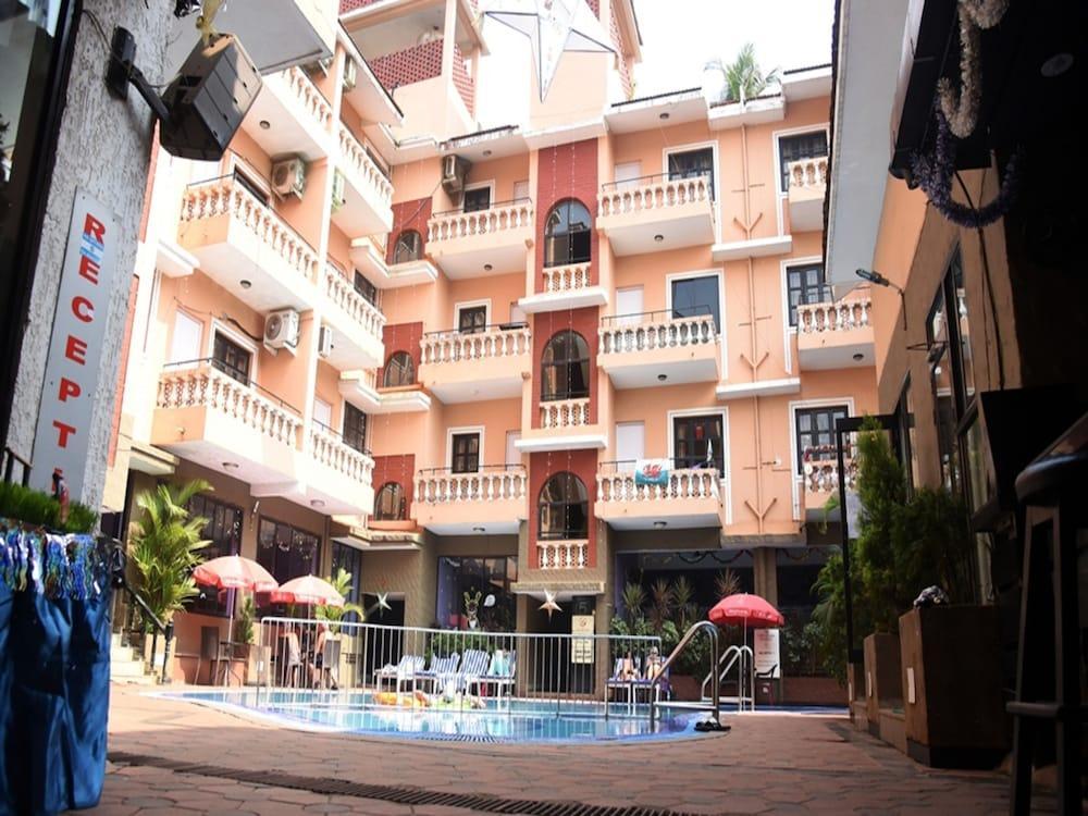 Ticlo Resorts Calangute Exteriör bild