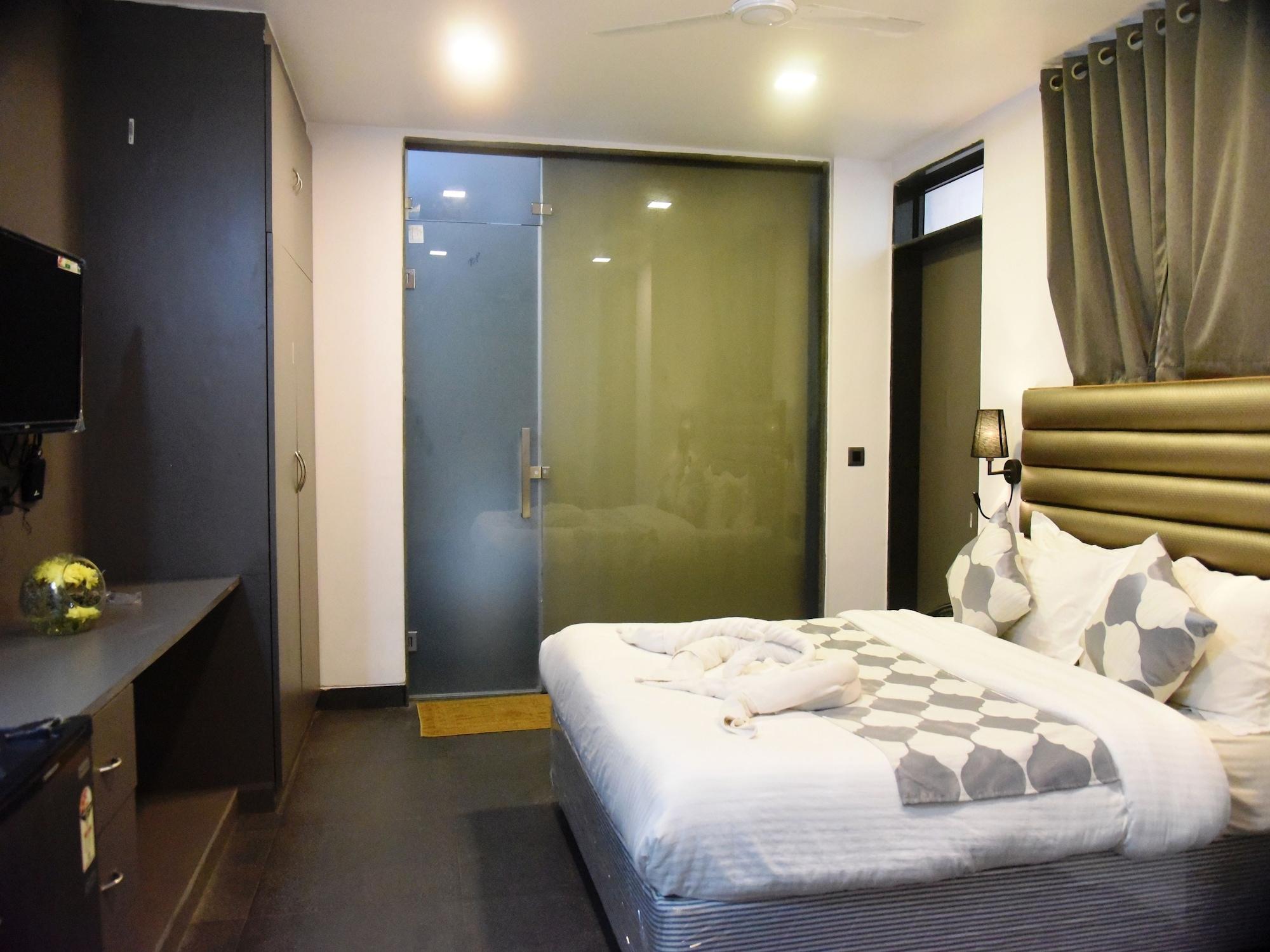 Ticlo Resorts Calangute Exteriör bild