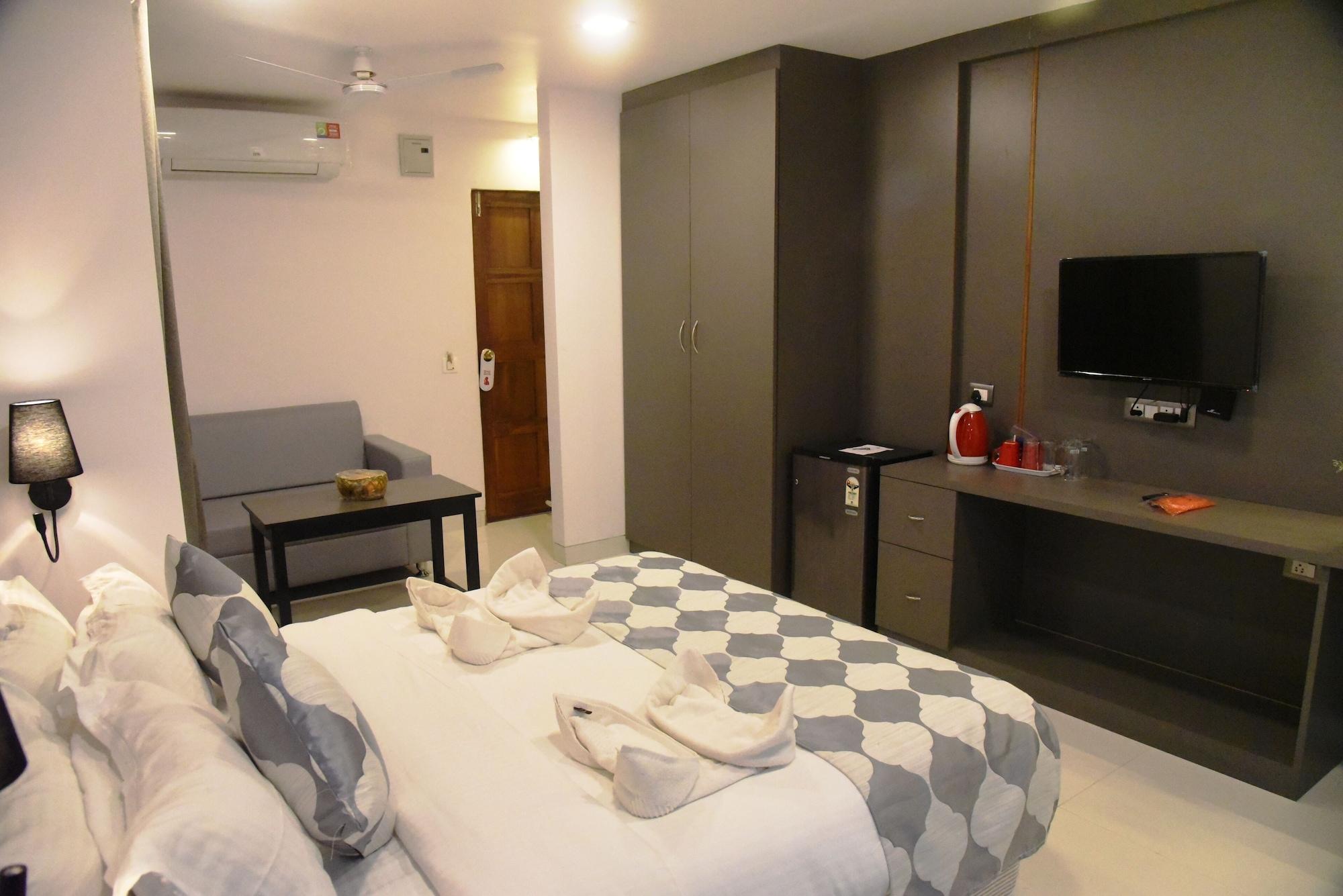 Ticlo Resorts Calangute Exteriör bild