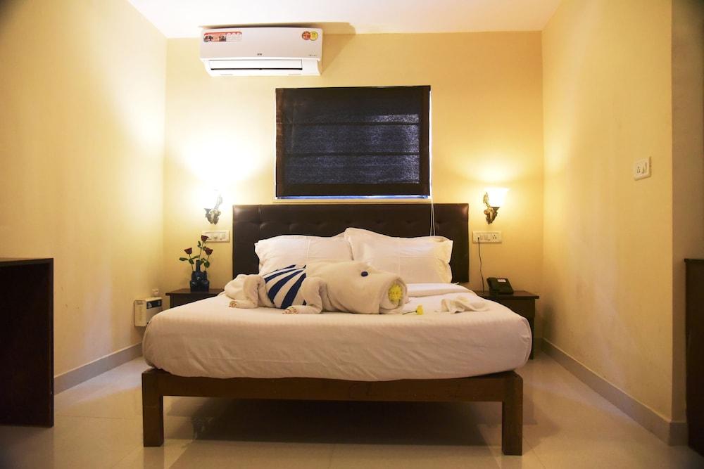 Ticlo Resorts Calangute Exteriör bild