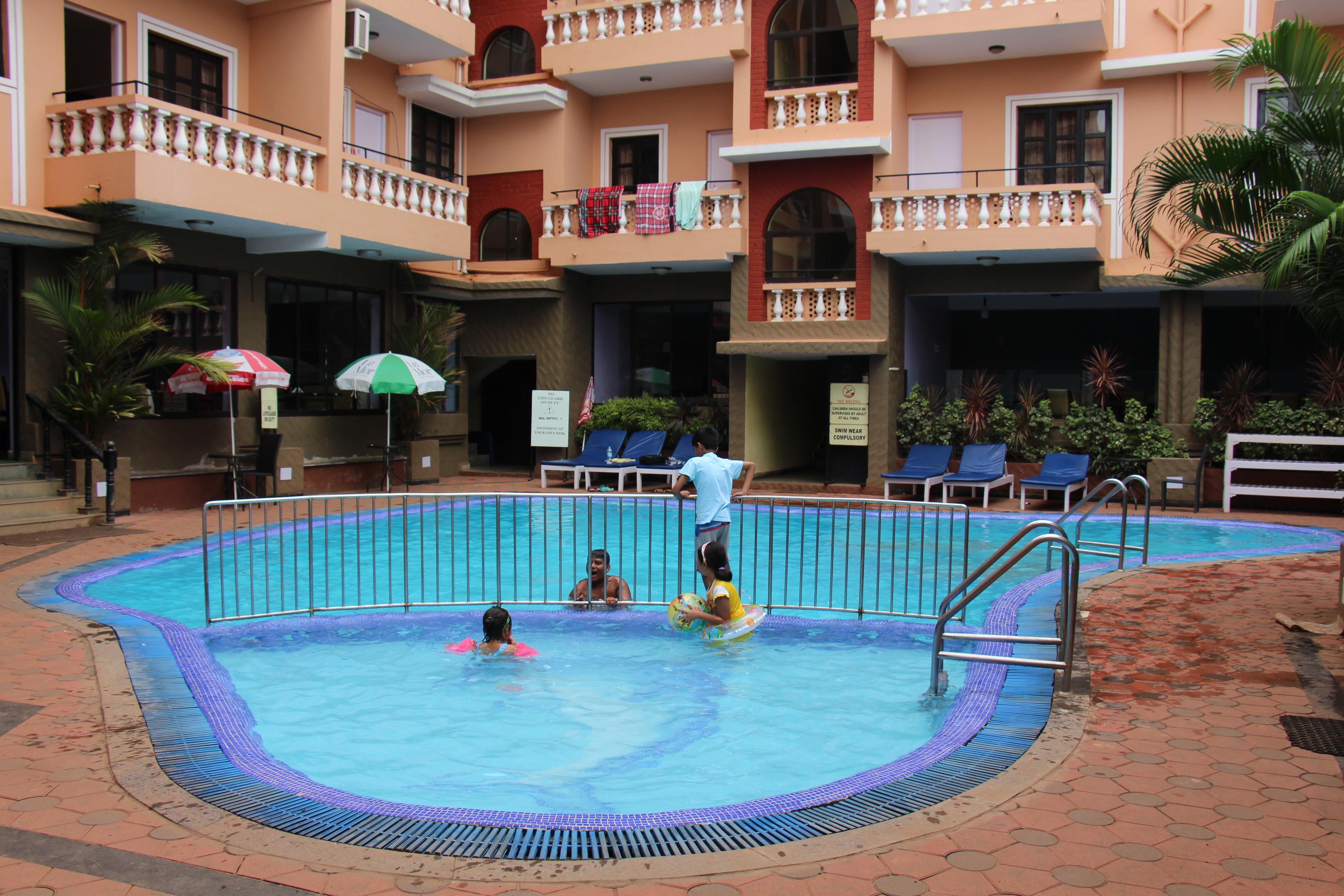 Ticlo Resorts Calangute Exteriör bild