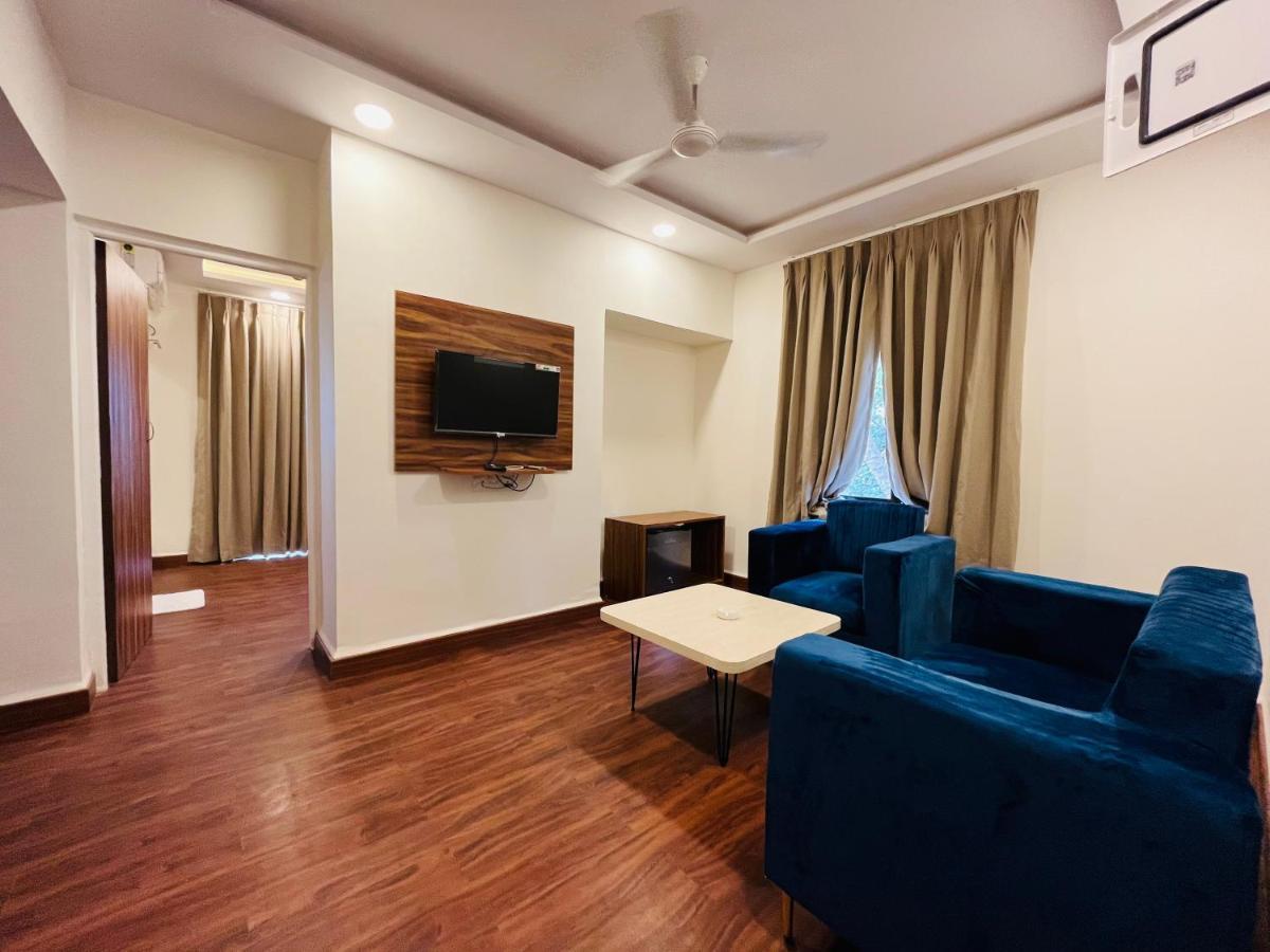 Ticlo Resorts Calangute Exteriör bild