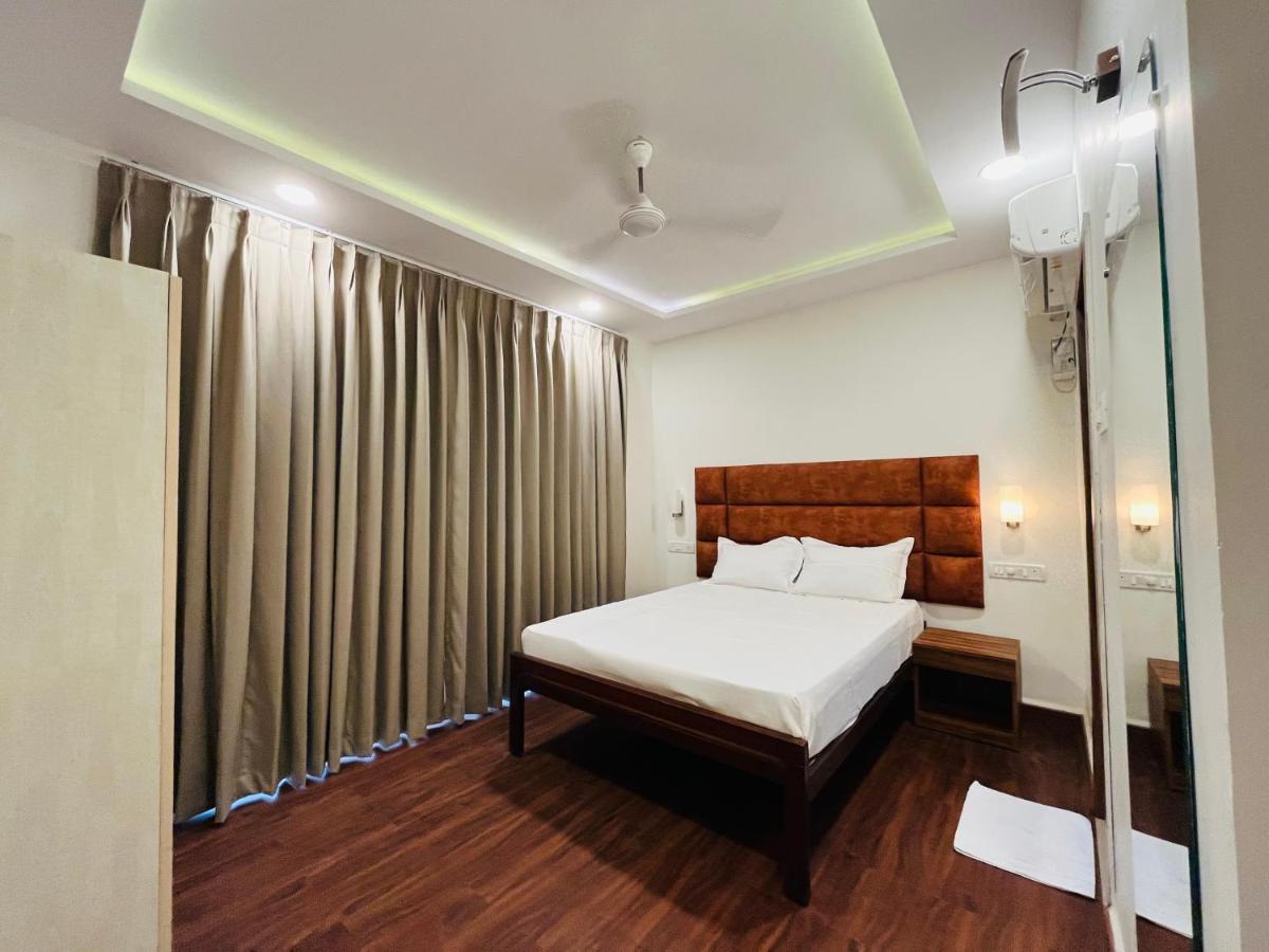 Ticlo Resorts Calangute Exteriör bild