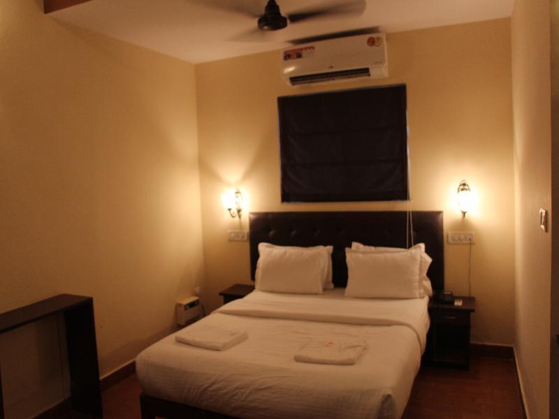 Ticlo Resorts Calangute Exteriör bild