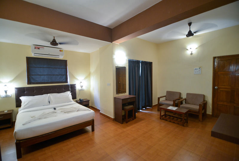 Ticlo Resorts Calangute Exteriör bild